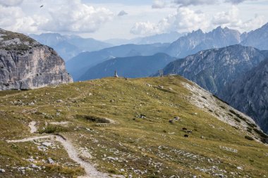 Dolomitlerdeki Dağ Yolu Tre Cime di Lavaredo