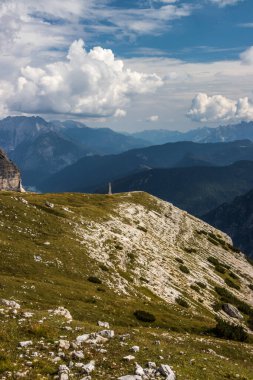 Dolomitlerdeki Dağ Yolu Tre Cime di Lavaredo