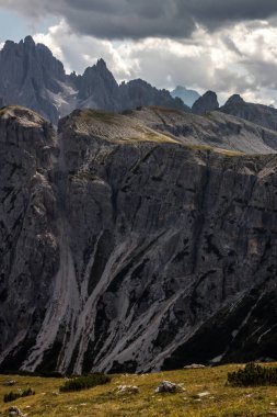 Dolomitlerdeki Dağ Yolu Tre Cime di Lavaredo