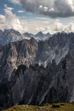 Dolomitlerdeki Dağ Yolu Tre Cime di Lavaredo
