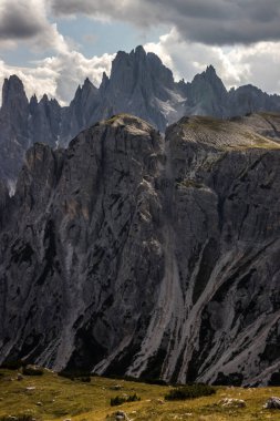 Dolomitlerdeki Dağ Yolu Tre Cime di Lavaredo