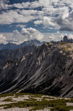 Dolomitlerdeki Dağ Yolu Tre Cime di Lavaredo