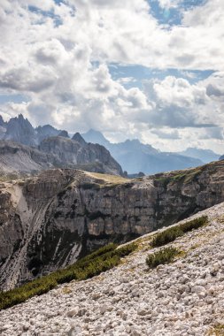 Dolomitlerdeki Dağ Yolu Tre Cime di Lavaredo
