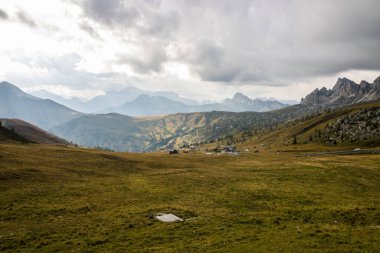 Dolomitlerdeki Dağ Yolu Tre Cime di Lavaredo