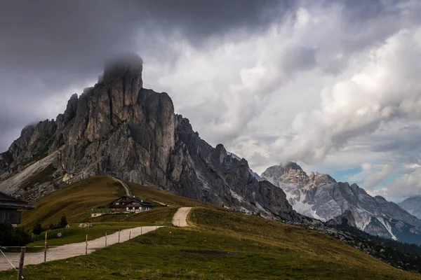 Nuages Sur Col Giau Dans Les Dolomites — Photo