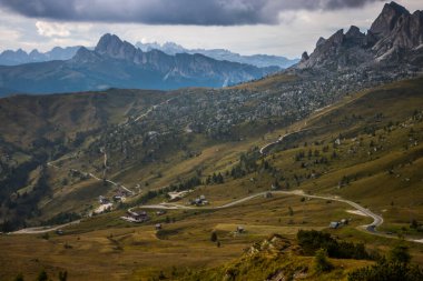 Dolomitlerle Dağ Yolu Giau Geçidi