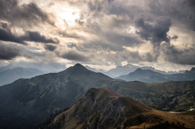 Dolomitlerle Dağ Yolu Giau Geçidi