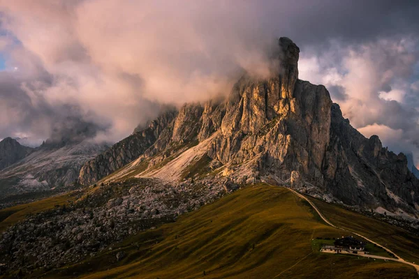 Mountain Trail Giau Pass Dolomites — Stockfoto