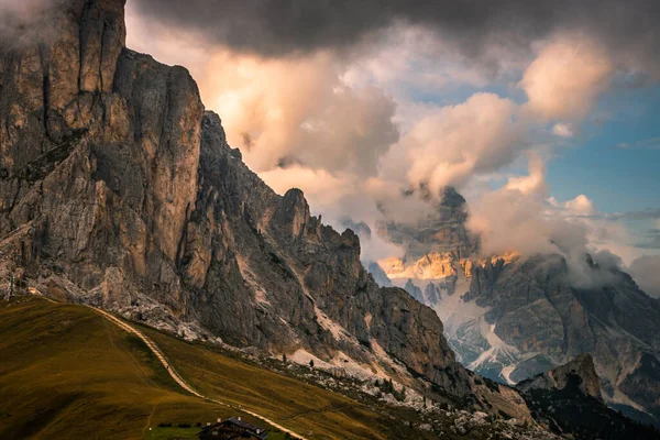 Trilha Montanha Giau Pass Dolomitas — Fotografia de Stock