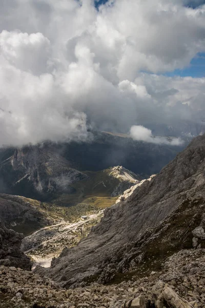 Гірський Шлях Cinque Torri Dolomites — стокове фото