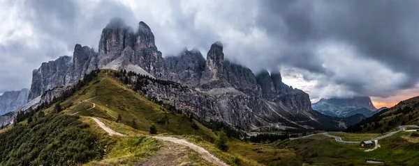 Mountain Trail Gradena Pass Dolomiterna — Stockfoto