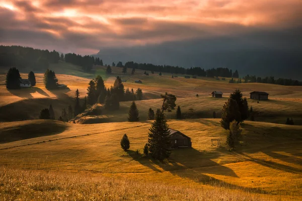 Cloudy Sunrise Seiser Alm Meadow Dolomites — стокове фото