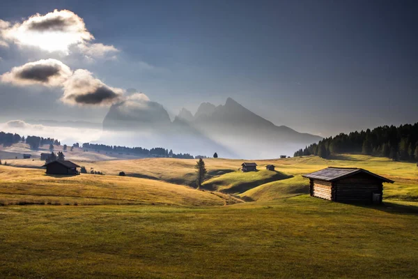 Nascer Sol Prado Montanha Seiser Alm Dolomitas — Fotografia de Stock