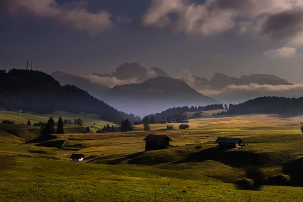 Lever Soleil Sur Pré Montagne Seiser Alm Dans Les Dolomites — Photo