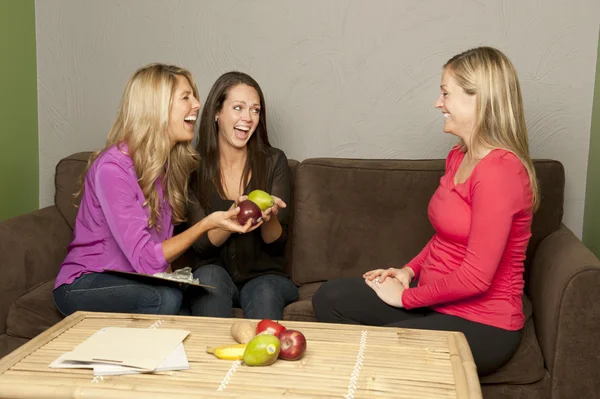 Nutritionists women consult a pregnant female — Stock Photo, Image