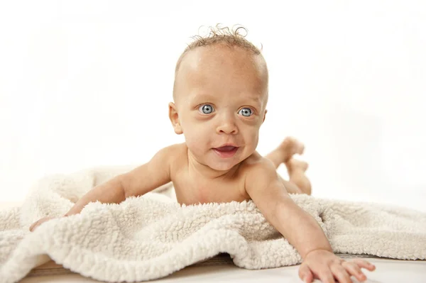 Carino bambino su bianco — Foto Stock