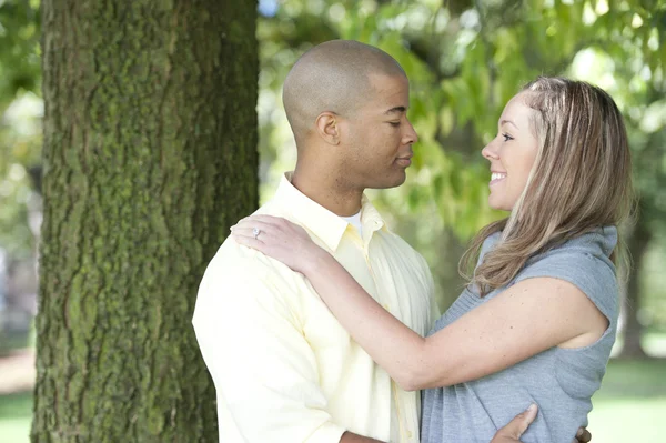 Young couple posing on a sunny day — Stock Photo, Image