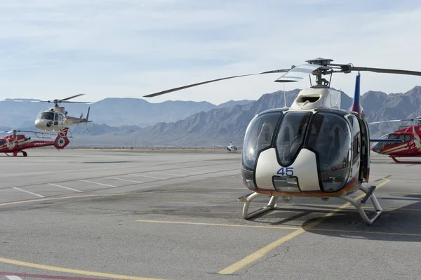 Helicopter on a sunny day — Stock Photo, Image