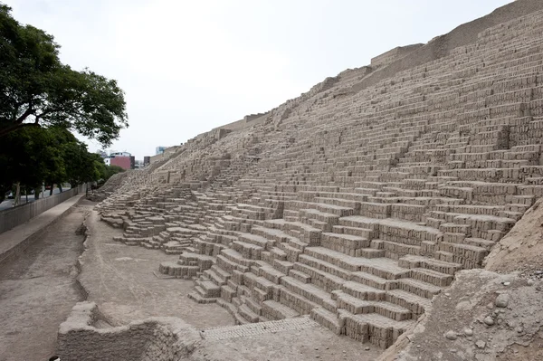 Pyramid of Huaca Pucllana — Stock Photo, Image