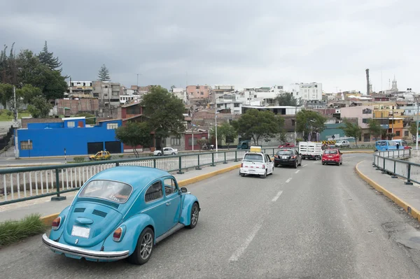 Una carretera peruana cerca de Arequipa Perú — Foto de Stock