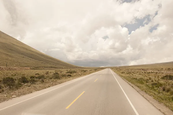 Estrada peruana perto de Arequipa Peru — Fotografia de Stock