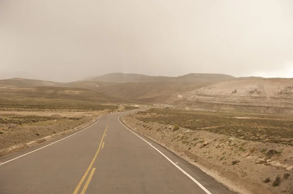 Camino peruano cerca de Arequipa —  Fotos de Stock