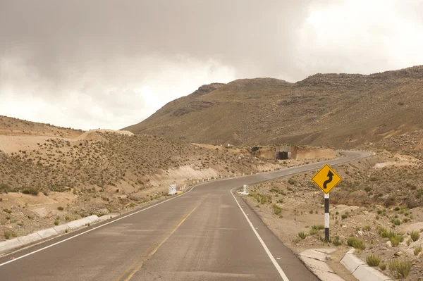 Peruvian roadway near Arequipa — Stock Photo, Image