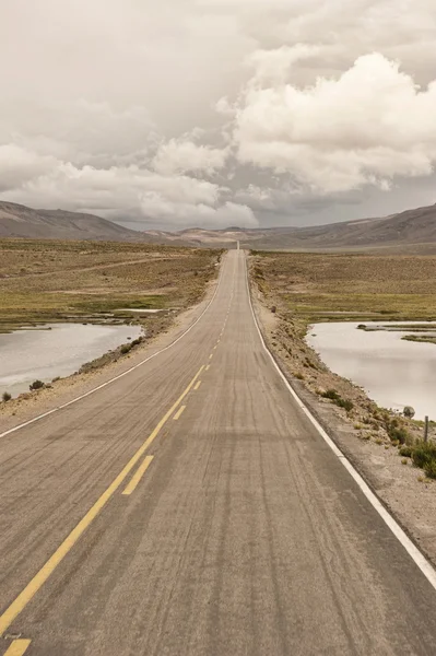 Camino peruano cerca de Arequipa —  Fotos de Stock