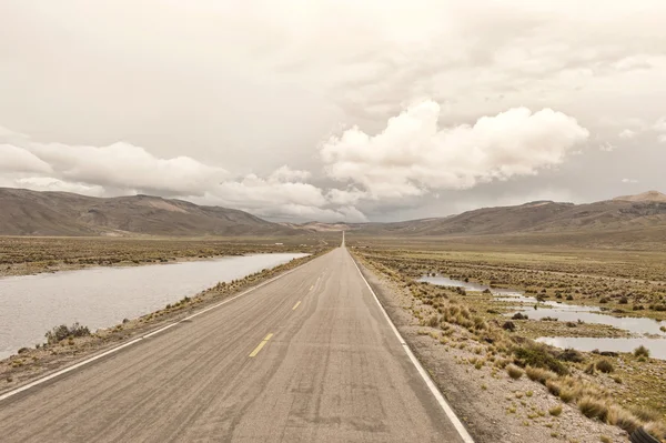 Arequipa yakınındaki Perulu karayolu — Stok fotoğraf