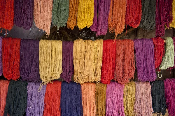 Alpaca yarn drying — Stock Photo, Image
