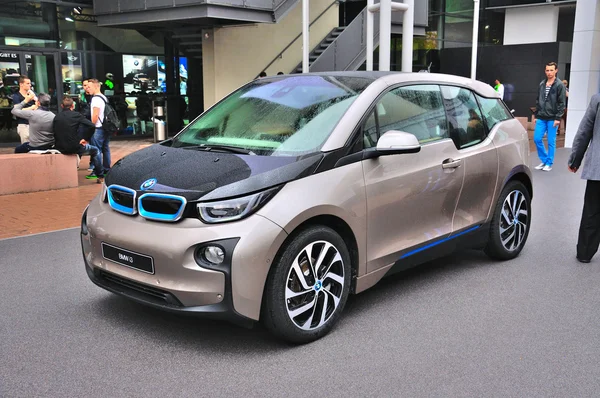 FRANKFURT - syyskuu 14: BMW i3 esiteltiin maailman ensi-ilta klo 6 — kuvapankkivalokuva