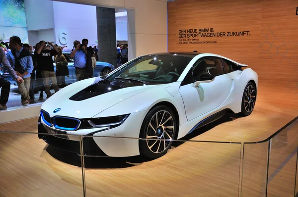 Frankfurt - Eylül 14: dünya prömiyeri 6 olarak sunulan Bmw i8 — Stok fotoğraf