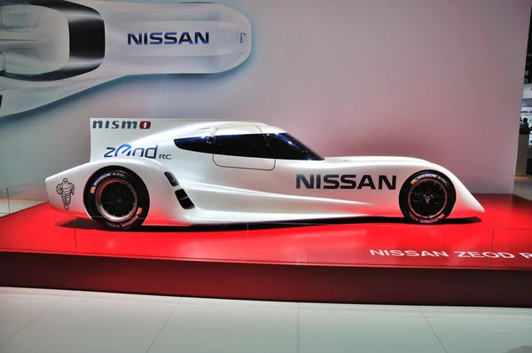 Frankfurt - szeptember 14-én: Nissan bemutatta elektromos Zeod versenyautó prese — Stock Fotó