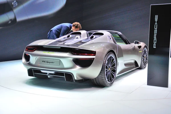 FRANKFURT - SEPT 14: Porsche 918 Spyder presented as world premi — Stock Photo, Image