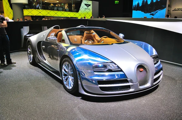 Frankfurt - 14 de setembro: Presença Bugatti Veyron Grand Sport Lor Blanc — Fotografia de Stock