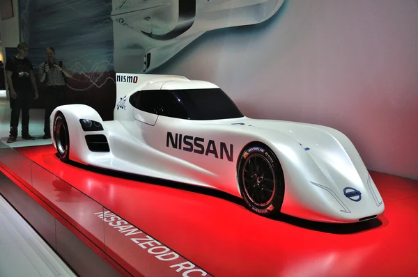 Frankfurt - 14 Sept: Nissan lanserar elektriska Zeod racerbil prese — Stockfoto