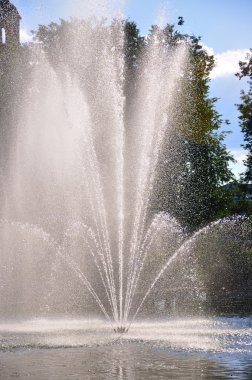 Beyaz lake, sergiev posad, Moskova regi sıçraması ile çeşme