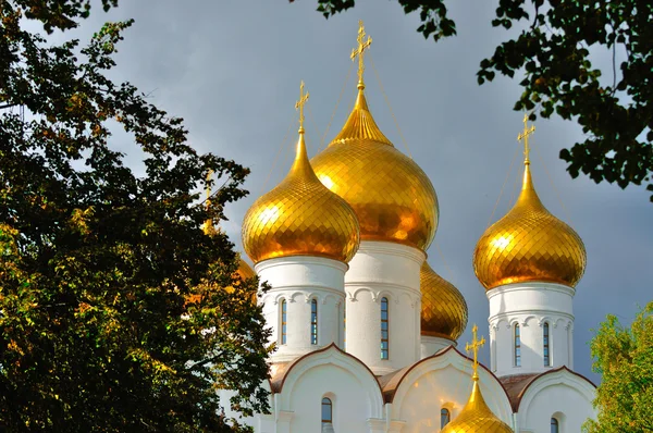 Assumption Cathedral with golden domes, Yaroslavl, Russia — Stock Photo, Image