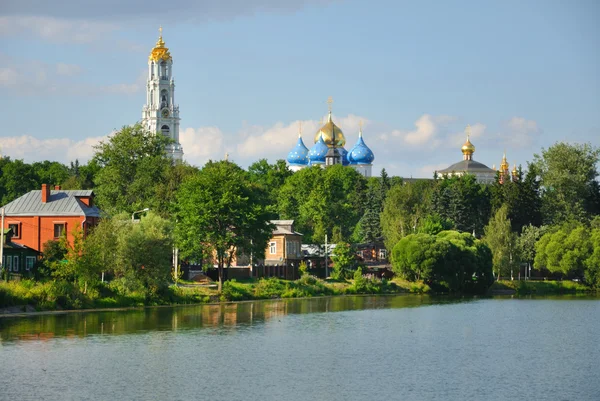 Lavra (Trinity Sergiev Monastery) from Kelar Lake, Sergiev Posad — Stock Photo, Image