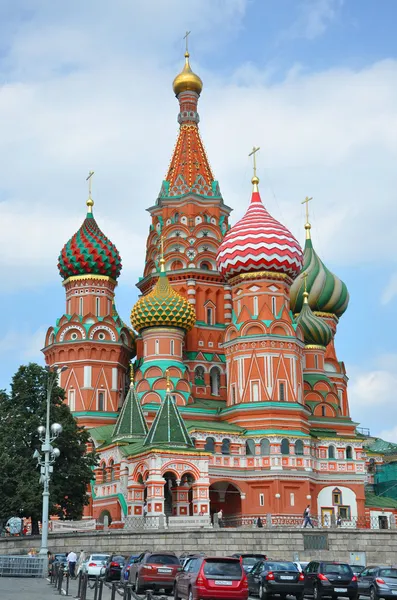 MOSCÚ - AGOSTO 2010 - La Catedral de la Virgen Protectora  ( —  Fotos de Stock