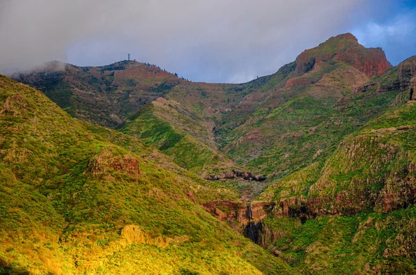 Západ slunce v horách severozápadního Tenerife poblíž vesnice masca, c — Stock fotografie