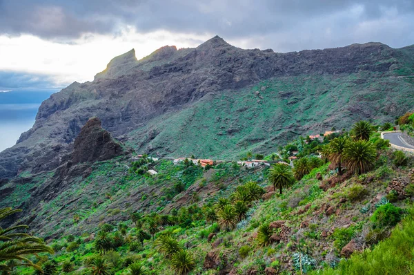 Hory poblíž masca vesnice, tenerife, Kanárské ostrovy — Stock fotografie