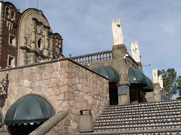 Kerk op de heuvel tepeyac. — Stockfoto