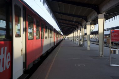 Viyana - sudbahnhof istasyonu - platform