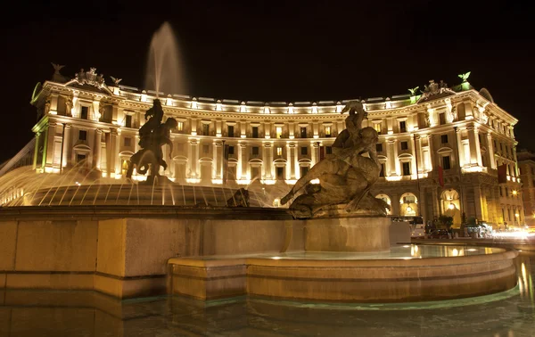 Řím - fontána od náměstí piazza della repubblica v noci — Stock fotografie