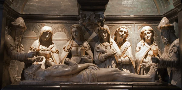 BRUSSELS - JUNE 22: Anointment of Jesus in the tomb from St. Michael and St. Gudula Cathedral on June 22, 2012 in Brussels. — Stock Photo, Image