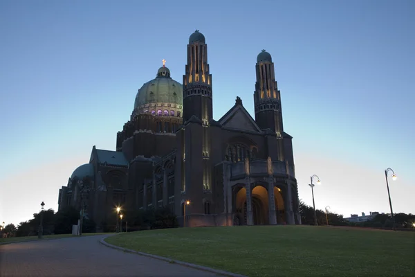 Brüssel - nationale Basilika des heiligen Herzens am Abend — Stockfoto
