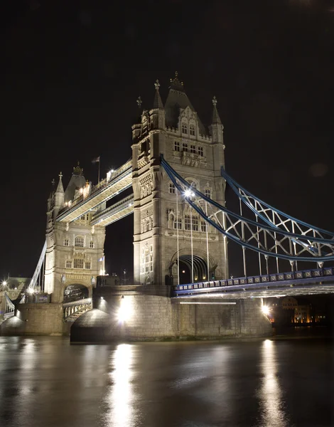 Londres - Tower bridge dans la nuit — Photo