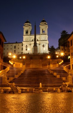 Roma - İspanya merdiven sabah ve chiesa della trinita dei monti Kilisesi