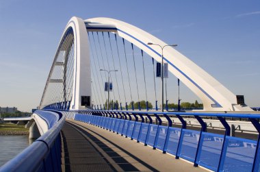 Bratislava - modern apollo Köprüsü